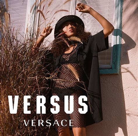 Versus Versace Spring 2018: Extreme Cat